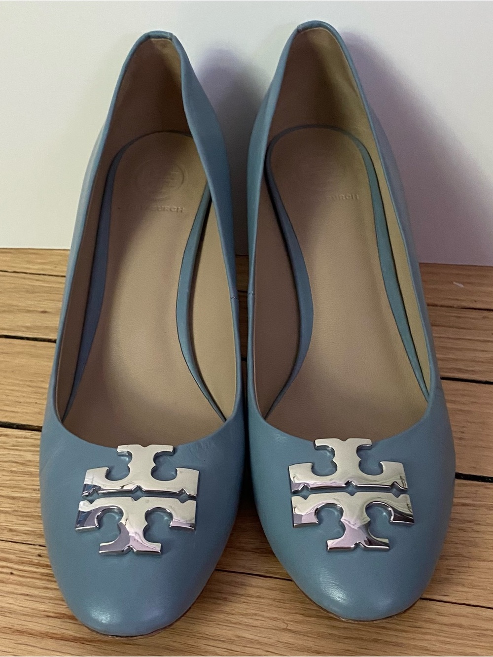 Tory Burch Pumps Womens 7.5 M Raleigh Leather Heels Logo Blue Designer Cinch Bag